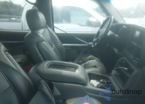 2003 Chevrolet Tahoe Lt z USA, uszkodzony, nr VIN 1GNEC13Z53J260011